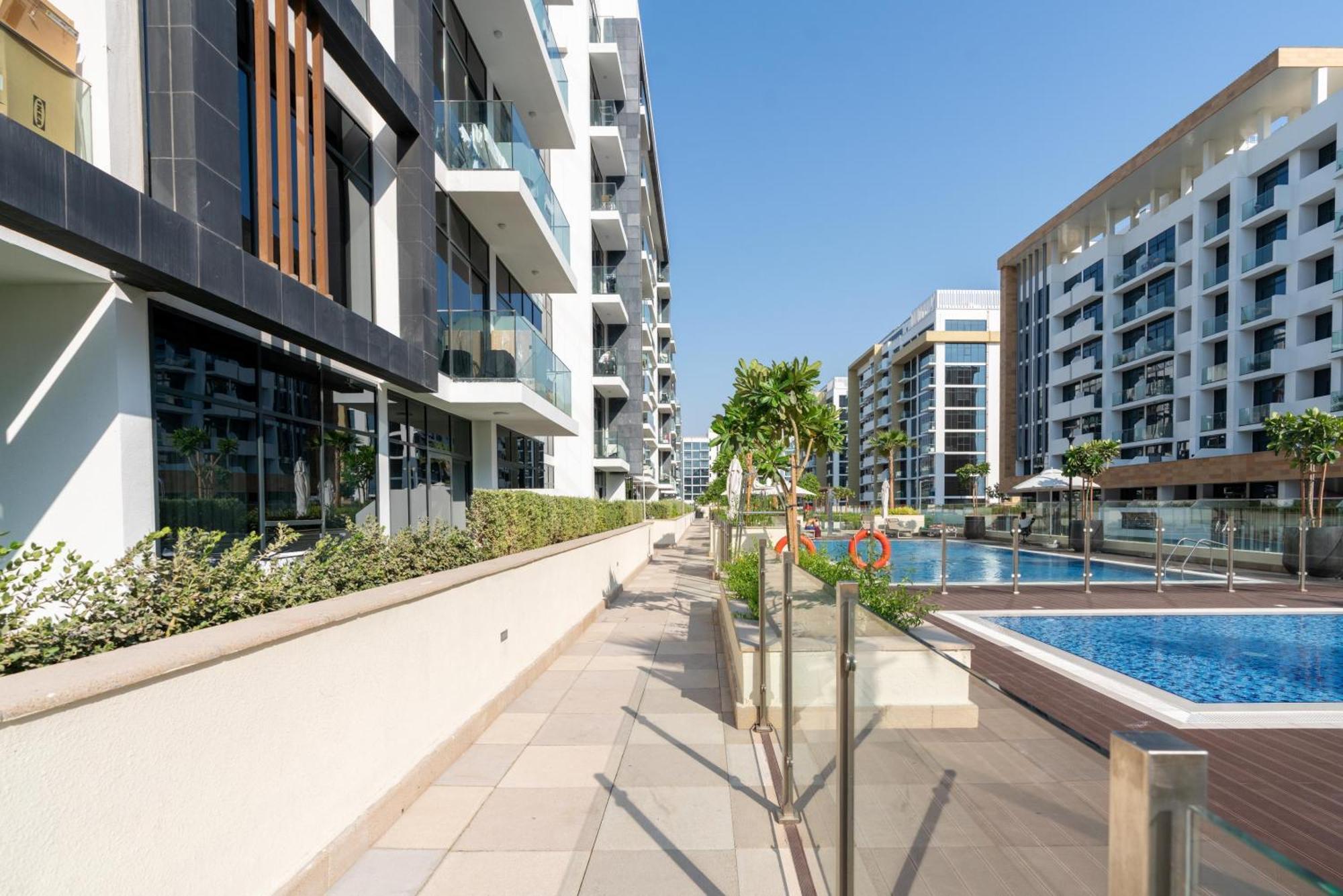 Globalstay Azizi Riviera 34 *