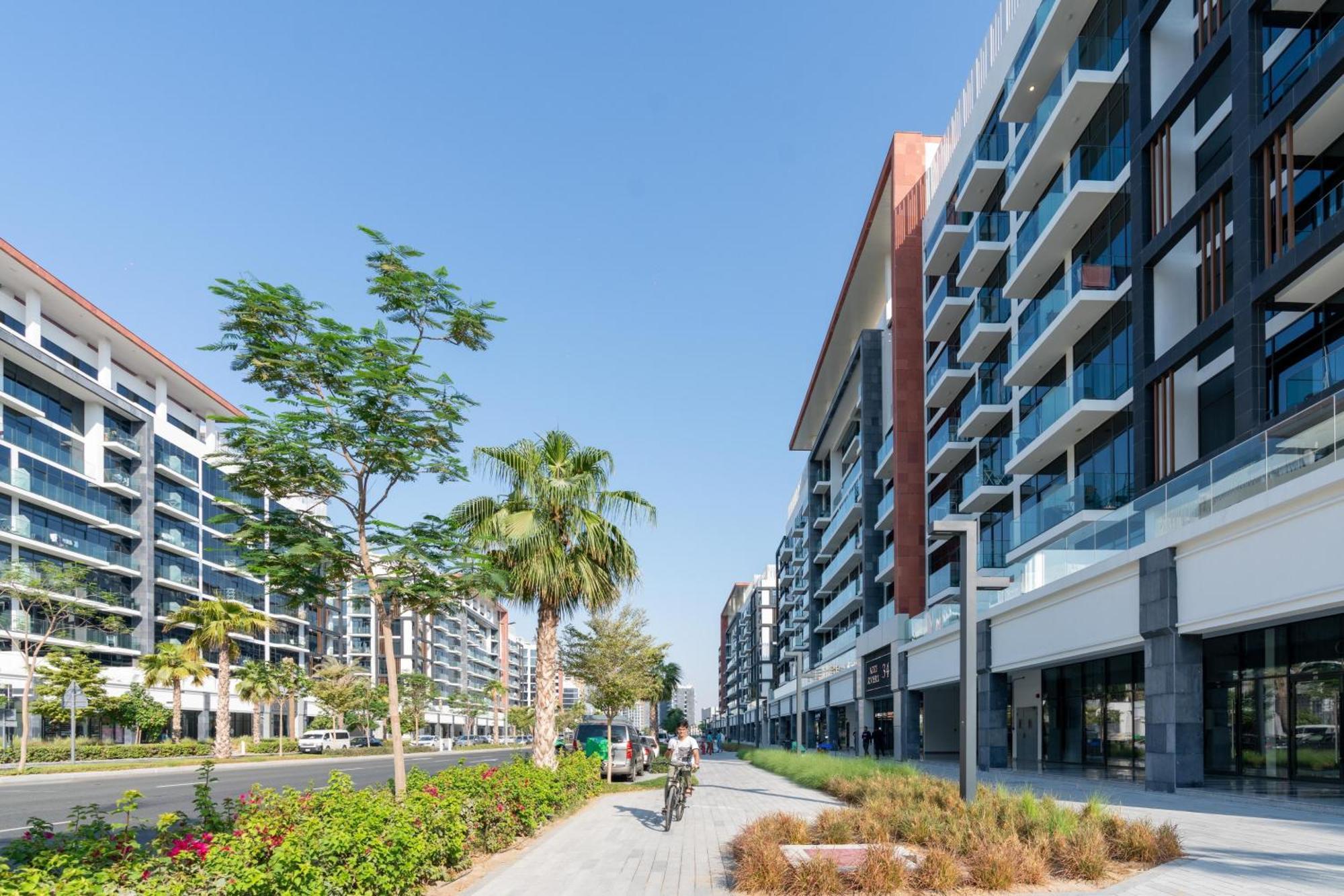 Globalstay Azizi Riviera 34 *