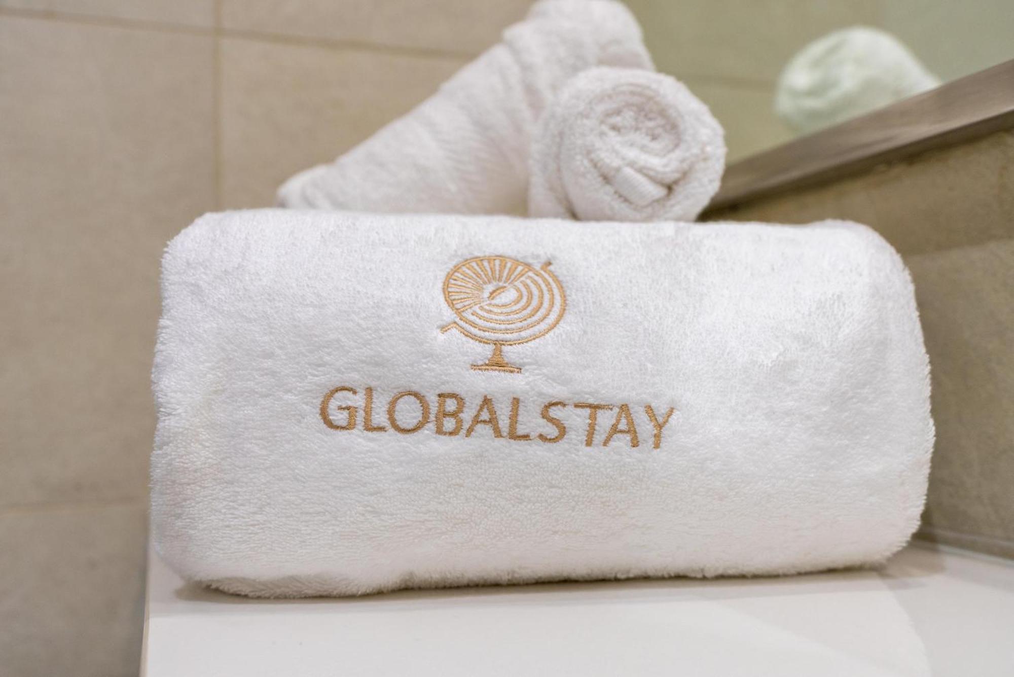 Globalstay Azizi Riviera 34 *