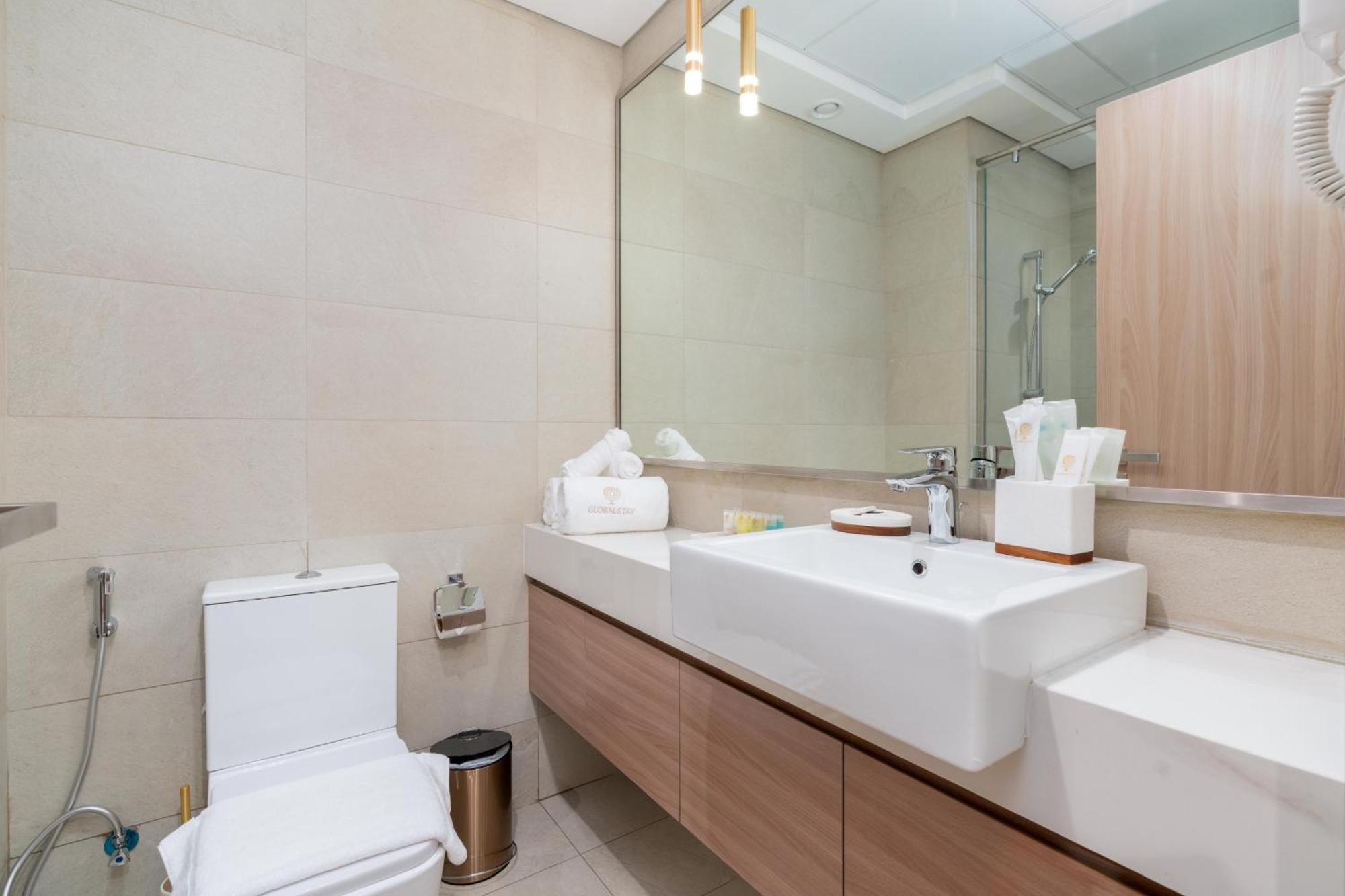 Apartment Globalstay Azizi Riviera 34
